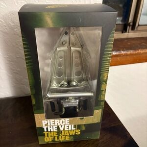 Pierce the veil jaws of life vip figure